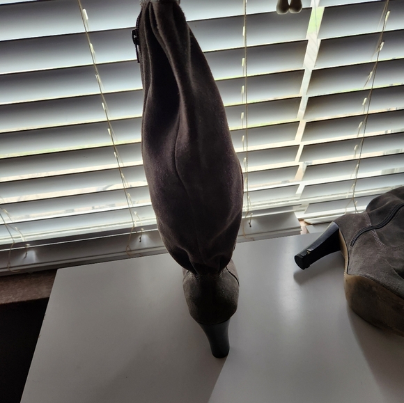 Michael Kors Grey Leather Boots - Picture 4 of 8